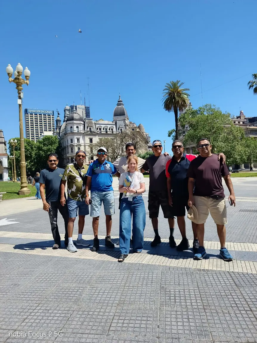 Débora with a group in downtown Buenos Aires